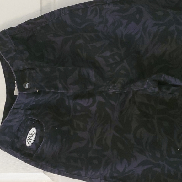 NWOT H&M loose fit twill pants No Fear - Picture 3 of 11